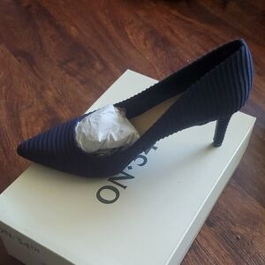 Women's Elegant Navy Heels